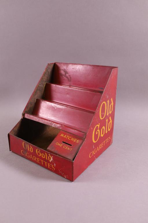 OLD GOLD CIGARETTE DISPLAY (1 of 3)