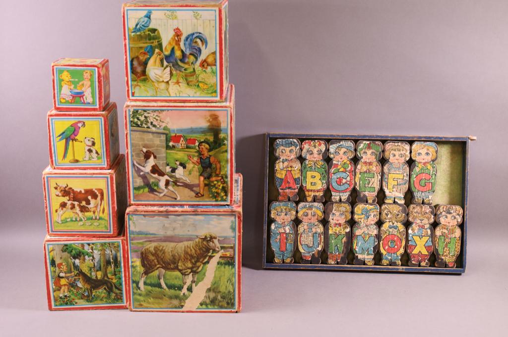 TWO ANTIQUE TOY BLOCK SETS (1 of 3)