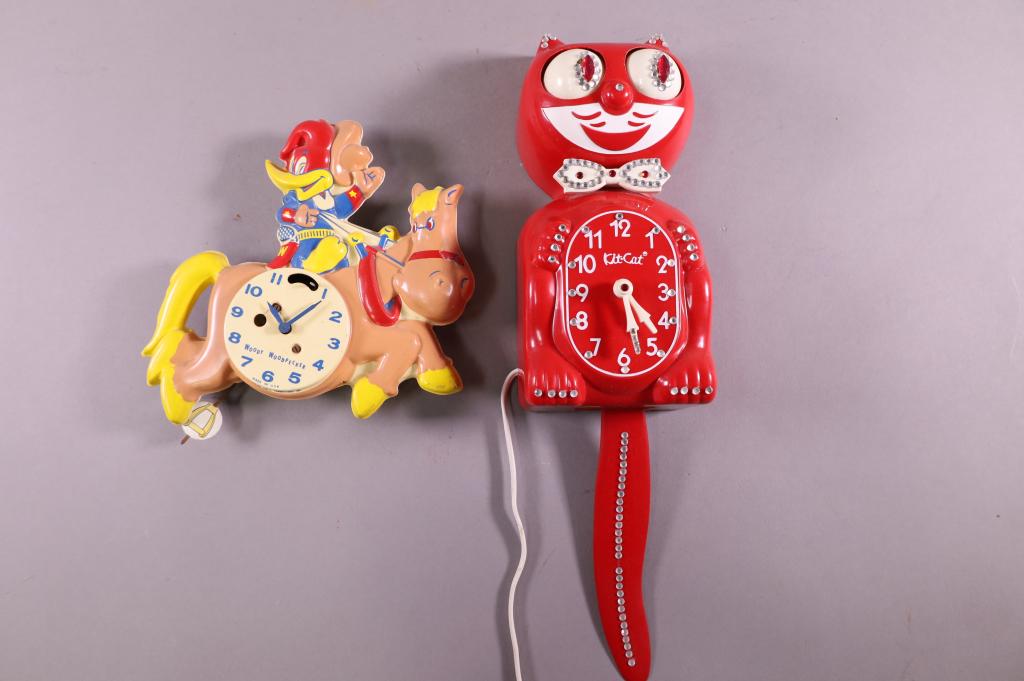 TWO VINTAGE PLASTIC CLOCKS (1 of 7)