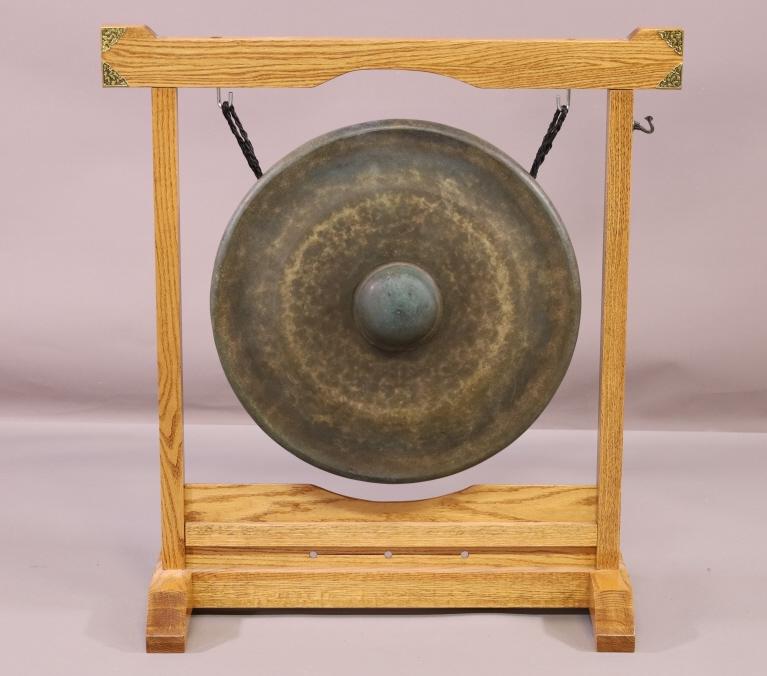 CHINESE HAMMERED BRONZE GONG BELL (1 of 2)