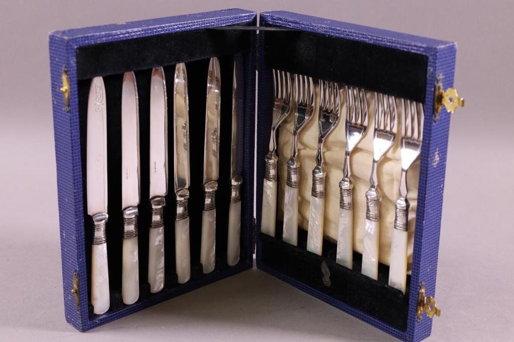 ENGLISH FISH SET (1 of 3)