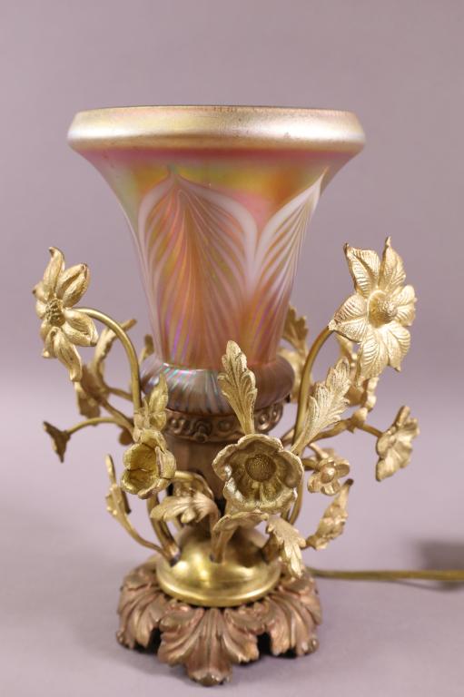 GILT METAL LAMP WITH STEUBEN ART GLASS SHADE (1 of 3)