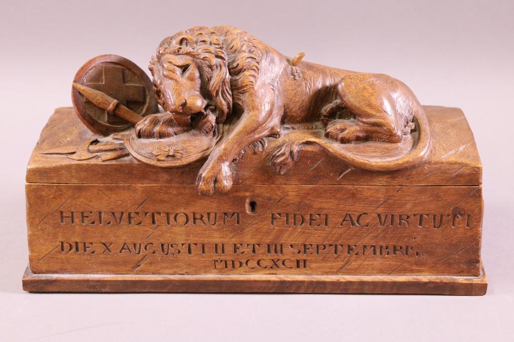 ANTIQUE LION CARVED WOODEN BOX (1 of 3)