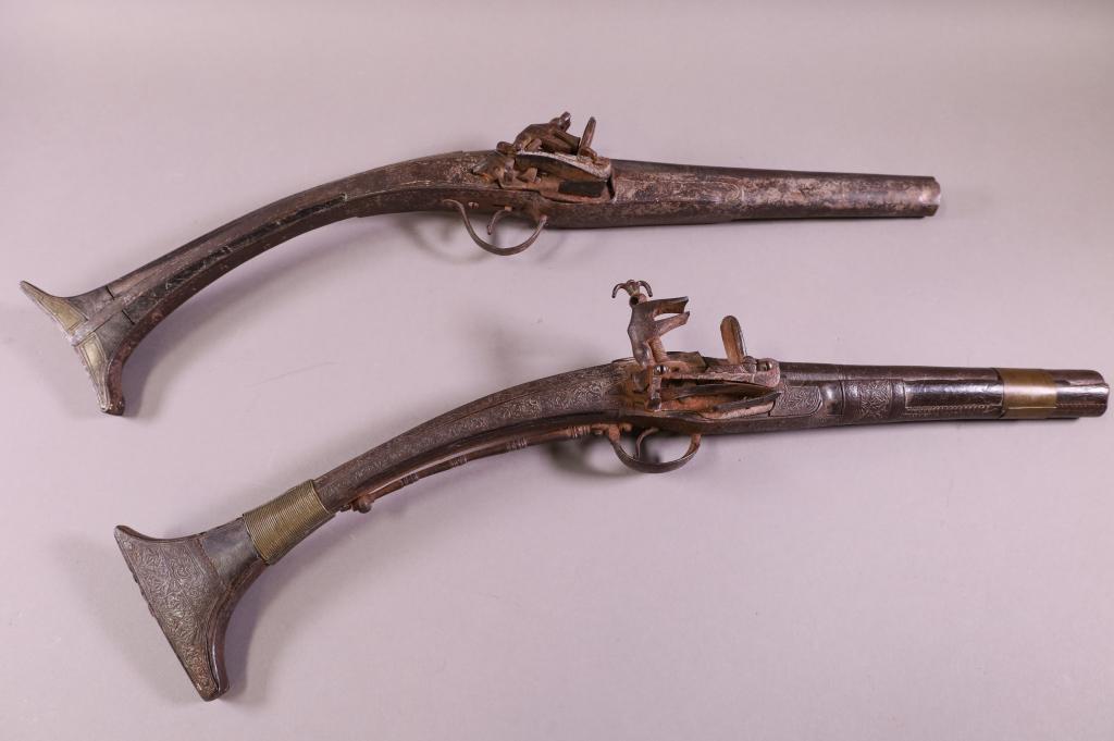 TWO ANTIQUE FLINTLOCK PISTOLS (1 of 9)