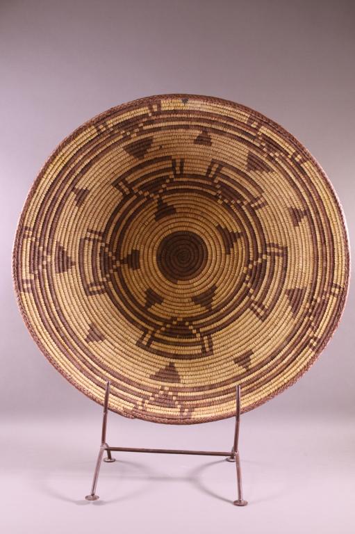 HUGE NATIVE AMERICAN STYLE HAND WOVEN BASKET (1 of 4)