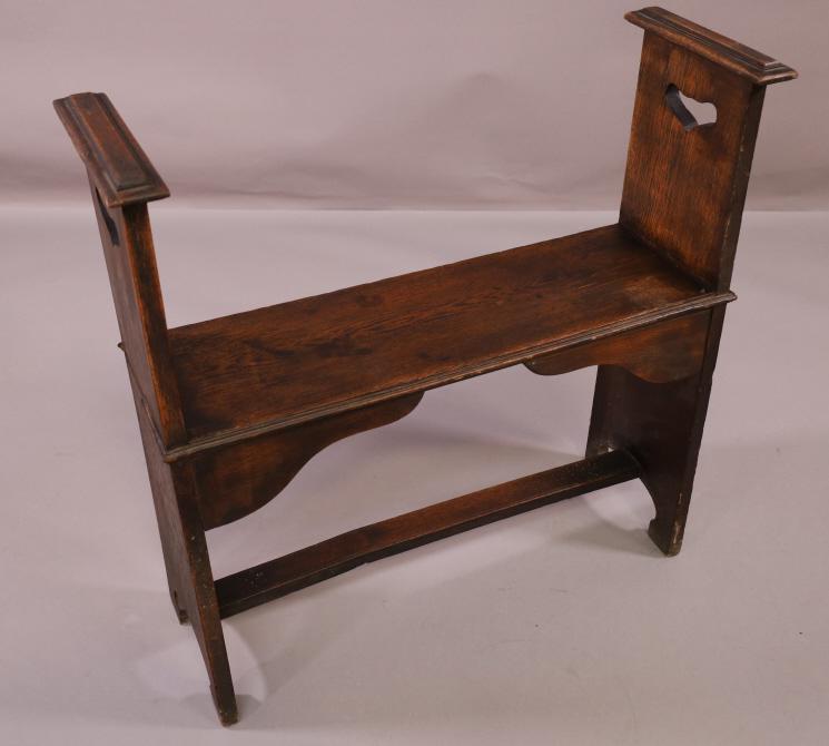 ENGLISH OAK ARTS & CRAFTS STYLE BENCH (1 of 2)