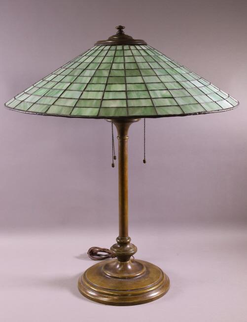 LARGE ANTIQUE LEADED GLASS TABLE LAMP (1 of 2)