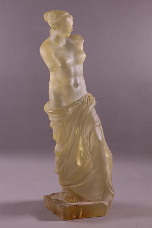 RESIN STATUE OF VENUS DE MILO: RESIN FORM OF VENUS DE MILO. 21 1/2" H. MARKS AT BASE. UNSIGNED.