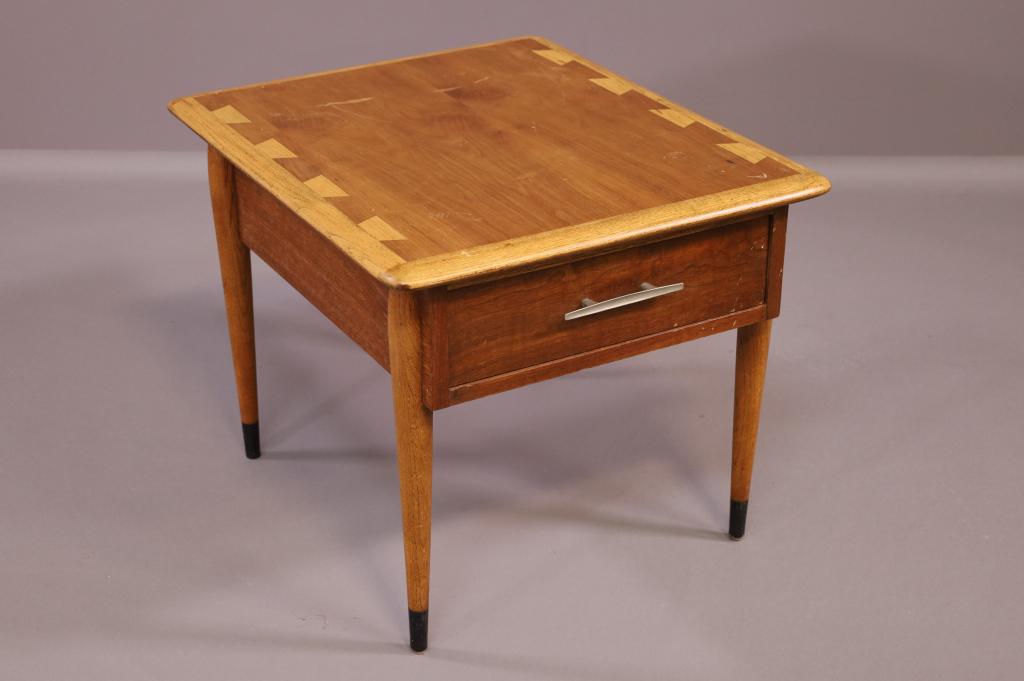 MCM LANE ACCLAIM SIDE TABLE (1 of 3)