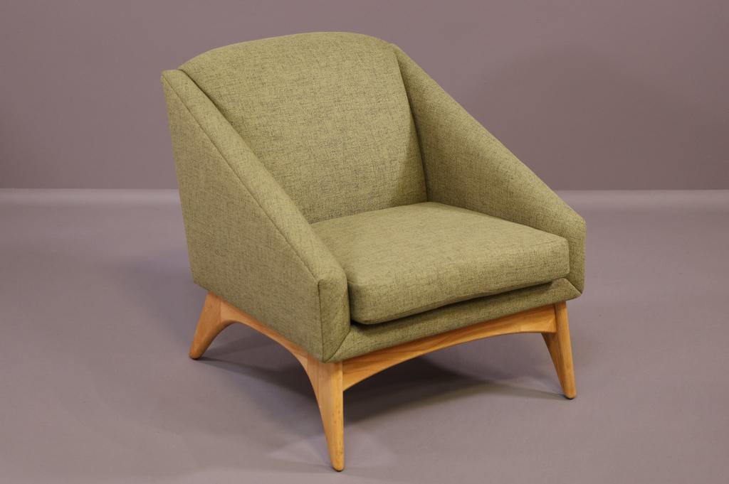 MCM KROEHLER LOUNGE CHAIR: NEW REUPHOLSTERED. GOOD CONDITION .27" x 31" x 31". THIS ITEM EXCEEDS SIZE LIMITATIONS FOR IN HOUSE SHIPPING.