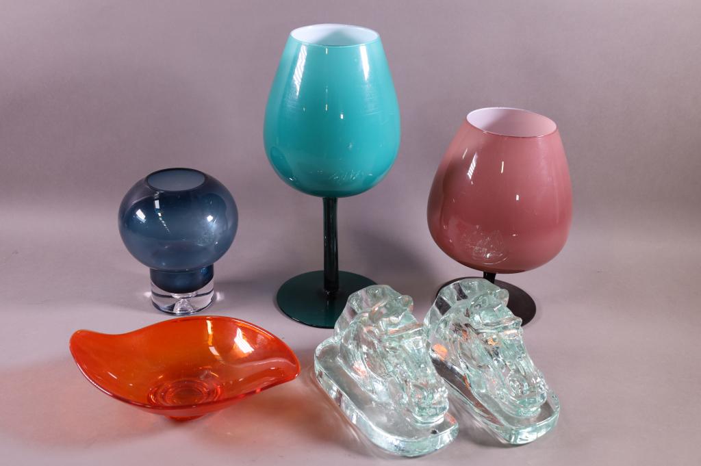 COLLECTION OF MID CENTURY MODERN GLASS (1 of 5)