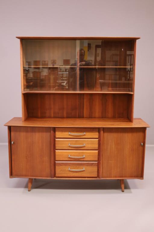 MID CENTURY ACE HI PRELUDE HUTCH (1 of 4)