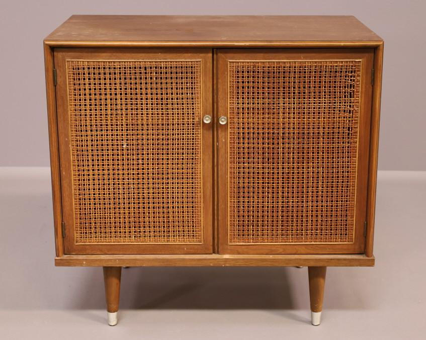 MID CENTURY MODERN TWO DOOR CONSOLE (1 of 5)