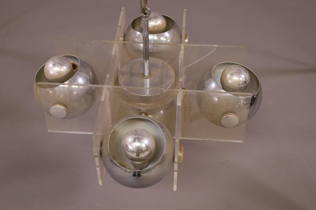 MID CENTURY MODERN HANGING LIGHT (1 of 4)