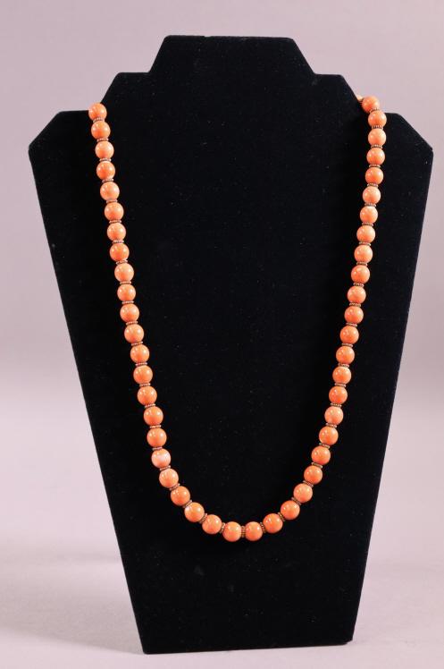 CORAL BEADED NECKLACE (1 of 2)