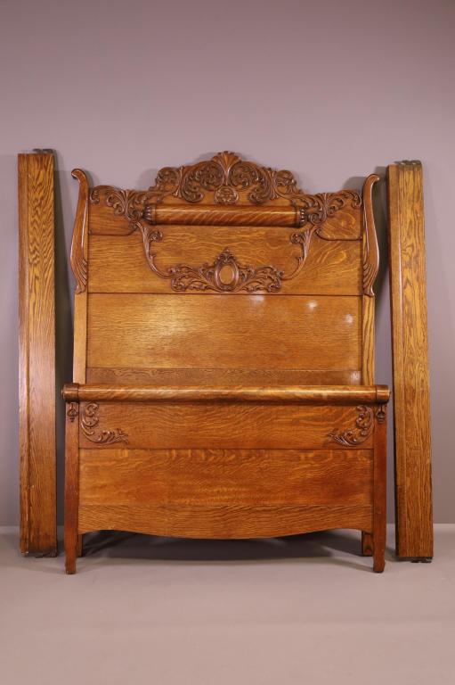 1900'S AMERICAN OAK FULL SIZE BED (1 of 3)