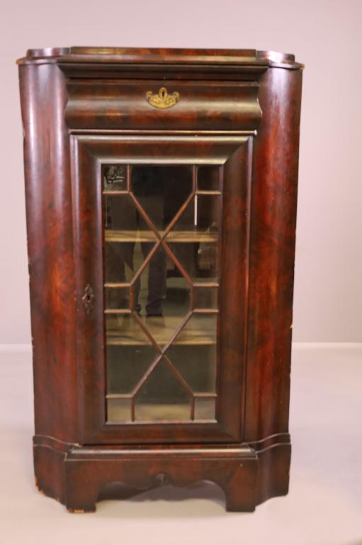 1800'S ENGLISH CORNER CABINET (1 of 7)