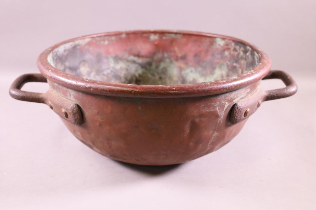ANTIQUE 2 HANDLED COPPER POT (1 of 3)