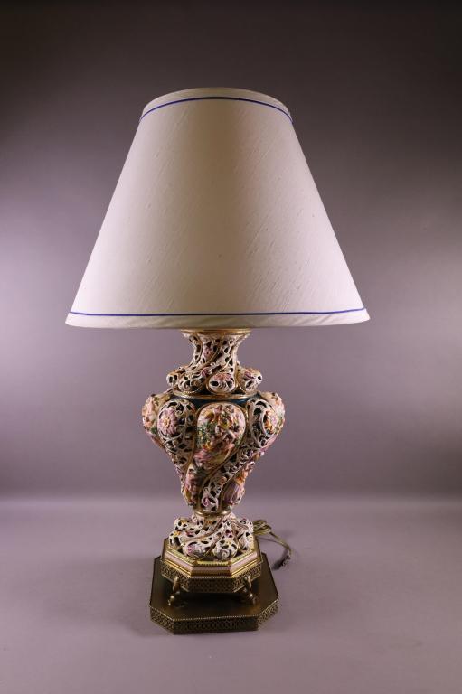 CAPODIMONTE LAMP (1 of 3)