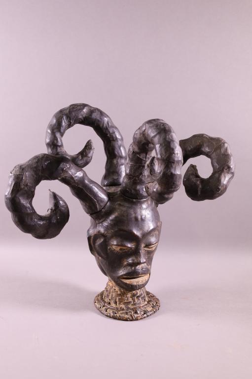 SMALL EKOI CREST HELMET (1 of 3)