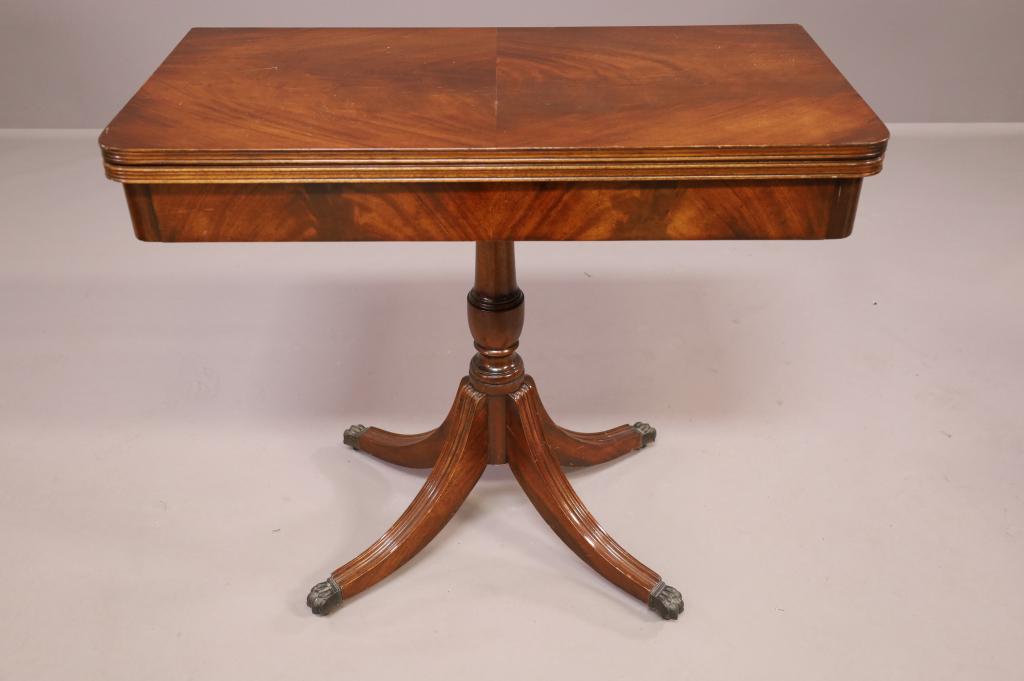 MAHOGANY FLIP TOP GAME TABLE (1 of 3)