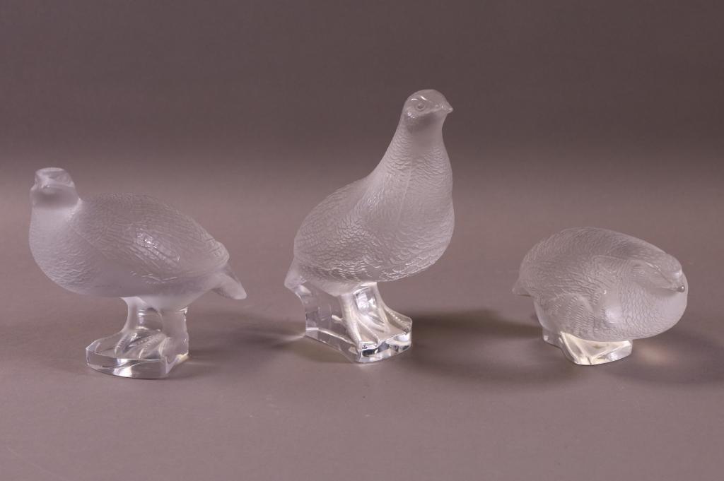THREE LALIQUE BIRD FIGURES (1 of 4)