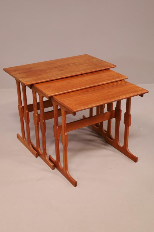 SET OF THREE TEAK NESTING TABLES (1 of 3)