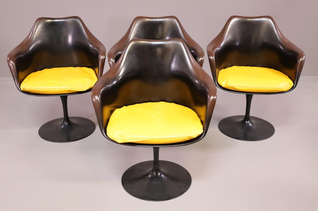 SET OF FOUR KNOLL INTERNATIONAL CHAIRS (1 of 4)