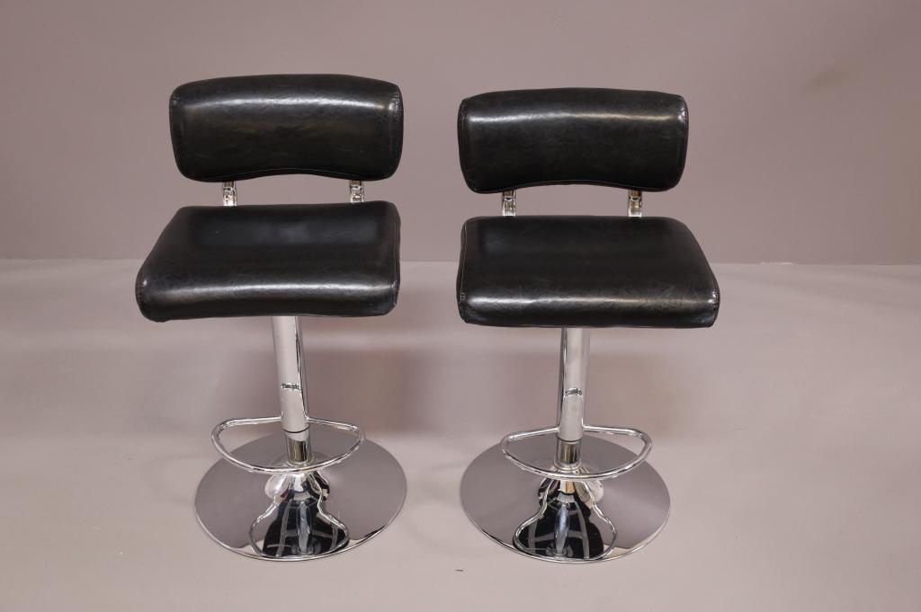 PAIR OF CONTEMPORARY CHROME BARSTOOLS (1 of 2)