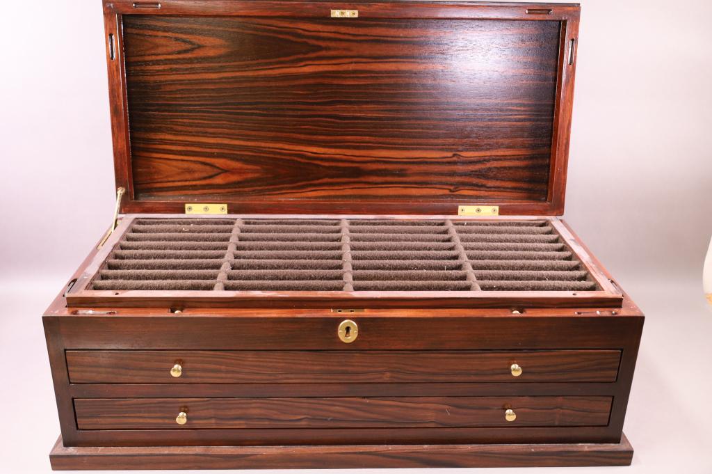 CONTEMPORARY FOUNTAIN PEN CASE (1 of 3)