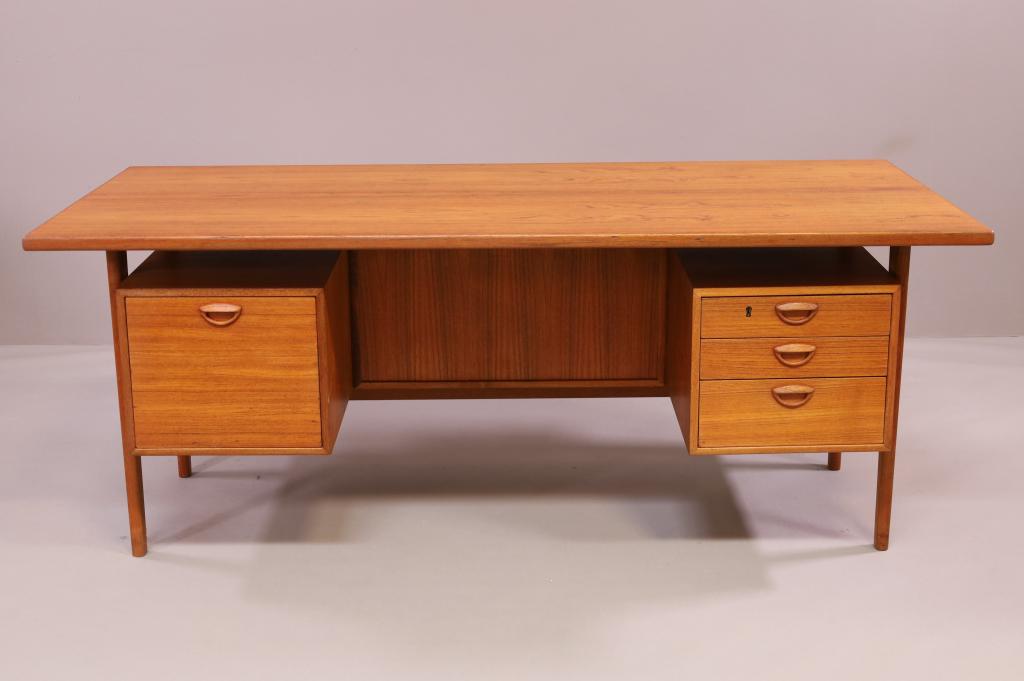 KAI KRISTIANSEN DANISH MODERN TEAK DESK (1 of 5)