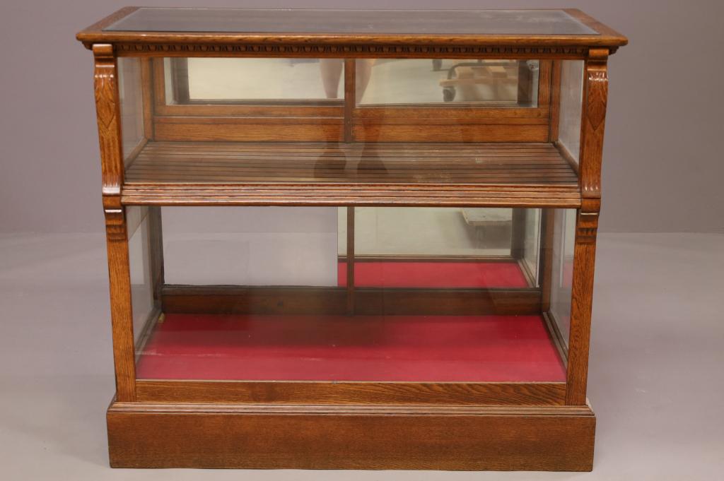 ANTIQUE AM. OAK 4 FOOT CIGAR SHOWCASE (1 of 5)