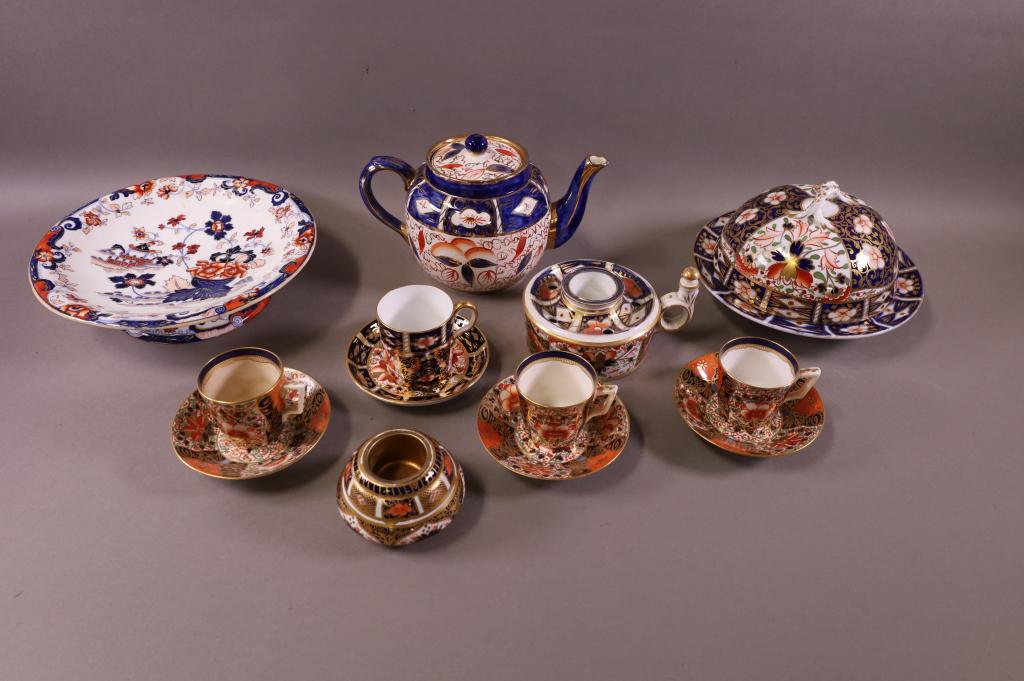 GROUPING OF ENGLISH PORCELAIN (1 of 6)