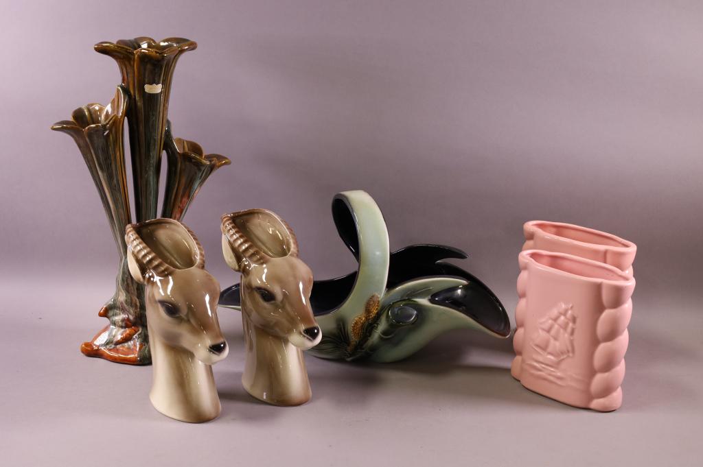 SIX PIECES OF POTTERY (1 of 5)