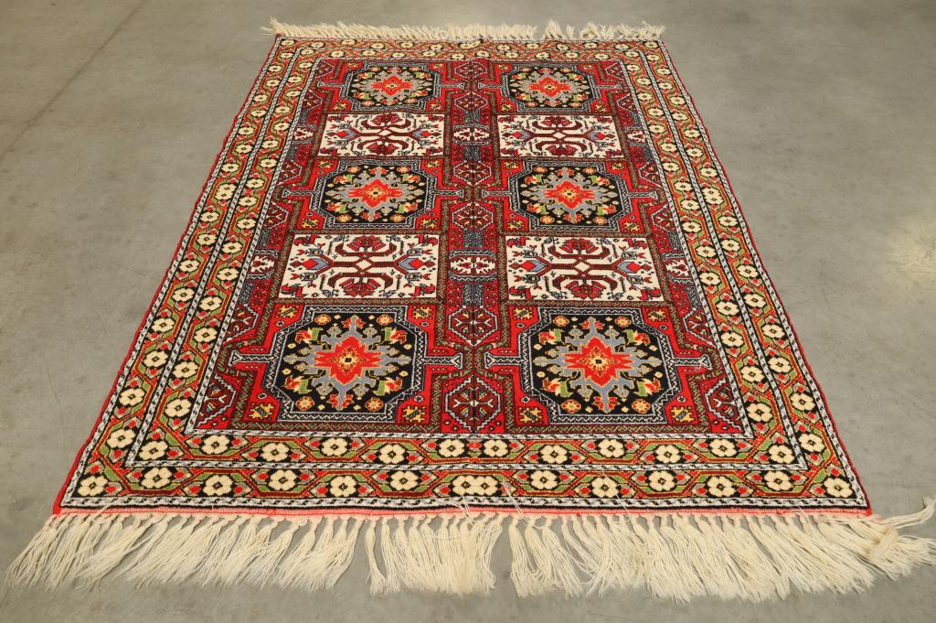 APPROX 6' 7" x 5' 3" HANDMADE WOOL RUG (1 of 4)