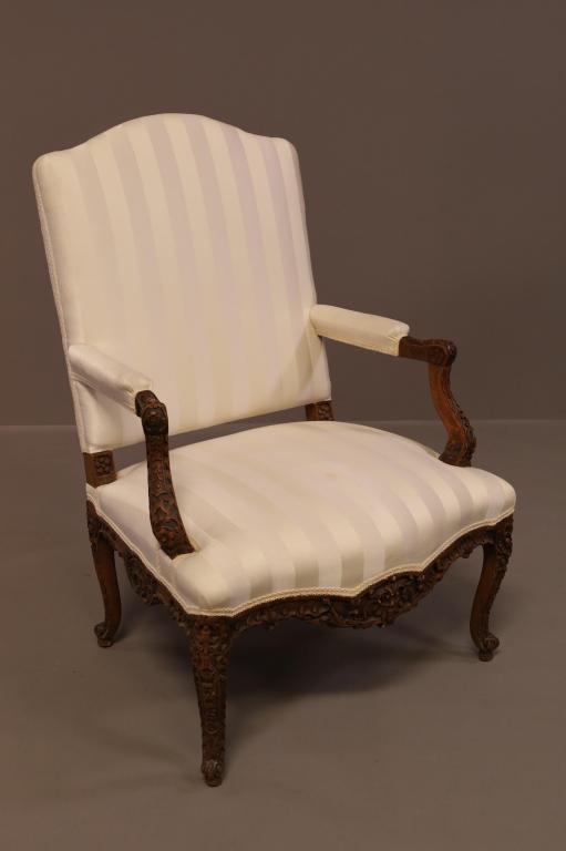 CARVED WALNUT HALL CHAIR (1 of 5)
