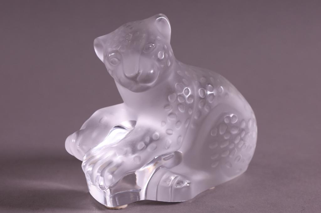 LALIQUE LEOPARD CUB: SIGNED, NO BOX. 3" H. GOOD CONDITION, NO CHIPS, CRACKS, OR BREAKS.