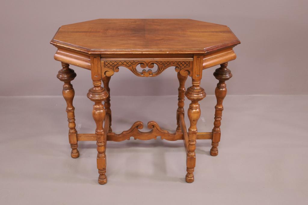 1930'S WALNUT LAMP TABLE (1 of 4)