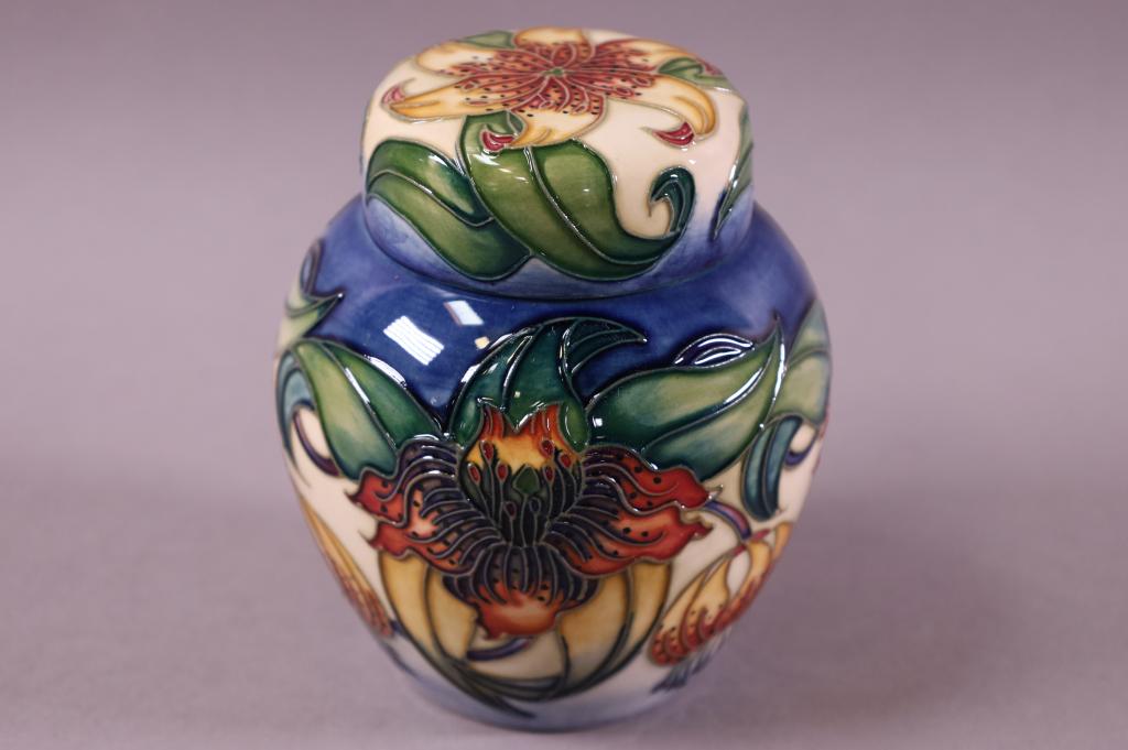 MOORCROFT POTTERY GINGER JAR (1 of 5)