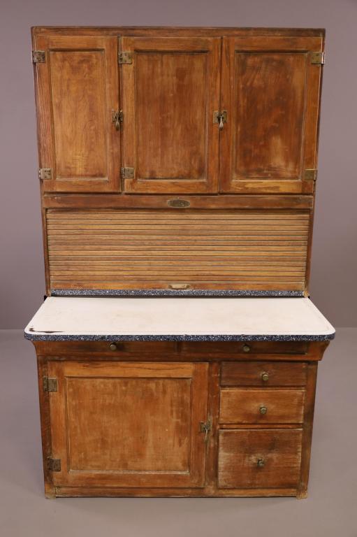 ANTIQUE HOOSIER STYLE CABINET (1 of 6)