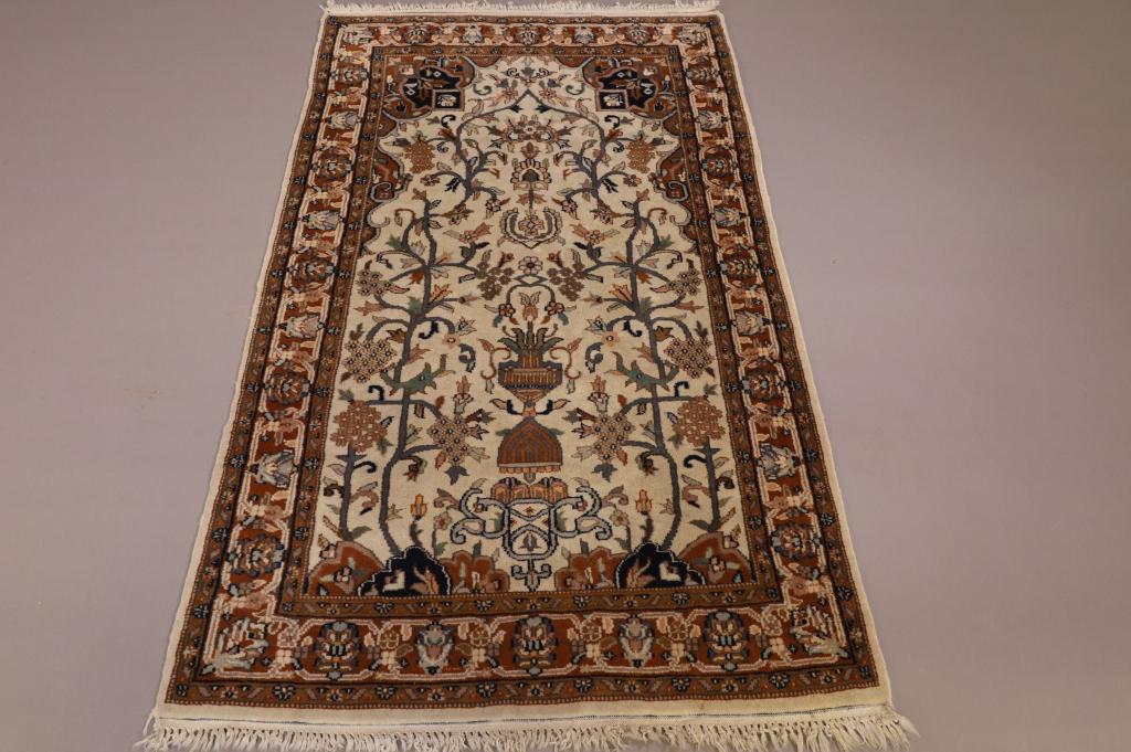 APPROX 5' 1" x 2' 11" HANDMADE WOOL RUG (1 of 5)