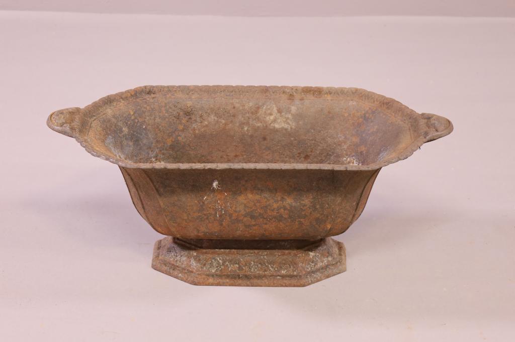 SMALL CAST IRON PLANTER (1 of 3)