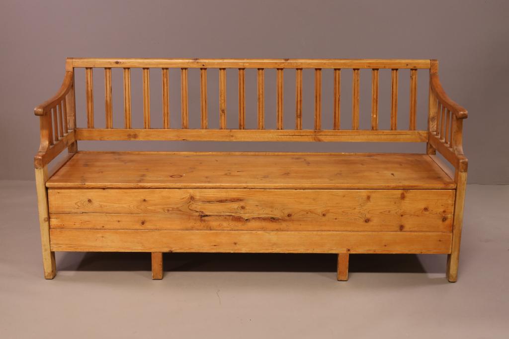 LARGE PRIMITIVE PINE BENCH (1 of 3)