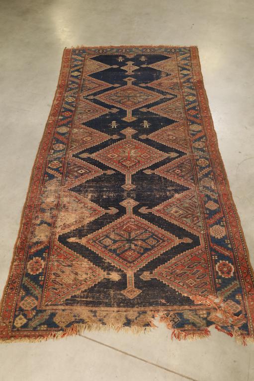 APPROX 7' 11" x 3' 9" HANDMADE WOOL RUG (1 of 5)
