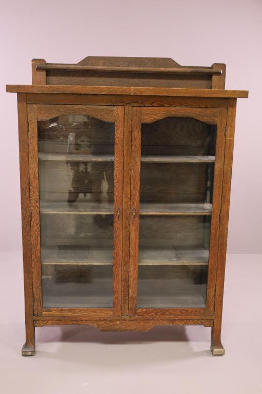 ARTS & CRAFTS OAK CHINA CABINET (1 of 3)