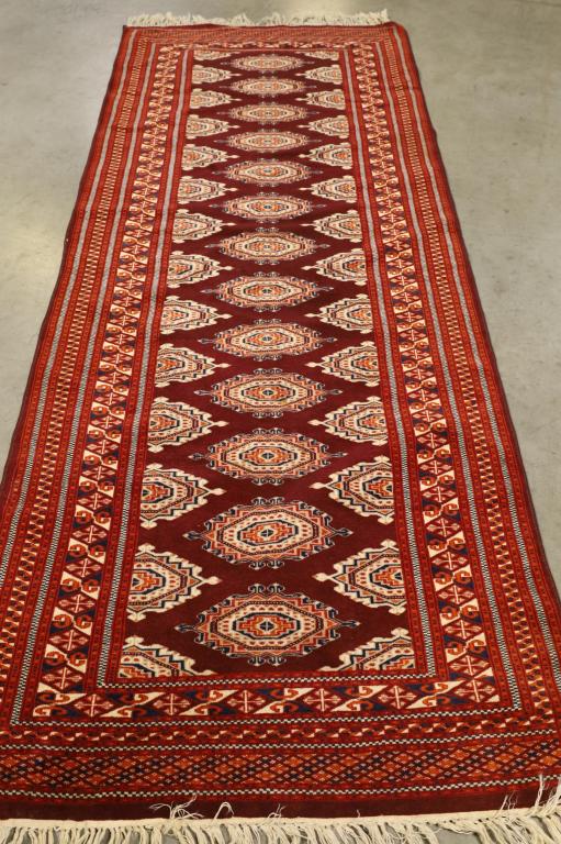 APPROX 8' 1" x 3' 2" HANDMADE WOOL RUG (1 of 4)