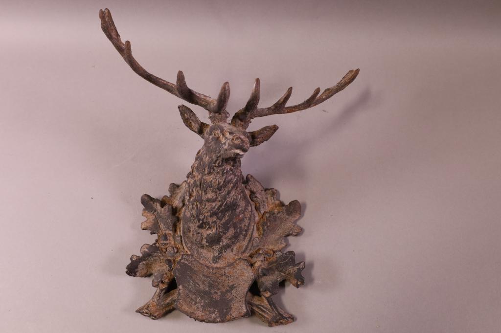 CAST IRON DEER WALL BRACKET (1 of 4)