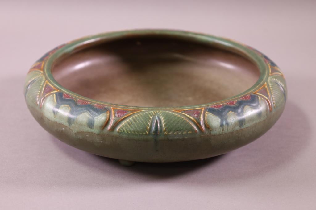 ARTS & CRAFTS 1914 ROOKWOOD LOW BOWL (1 of 5)
