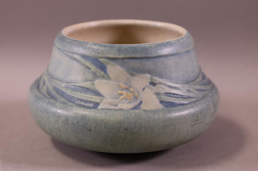 NEWCOMB POTTERY BOWL (1 of 3)