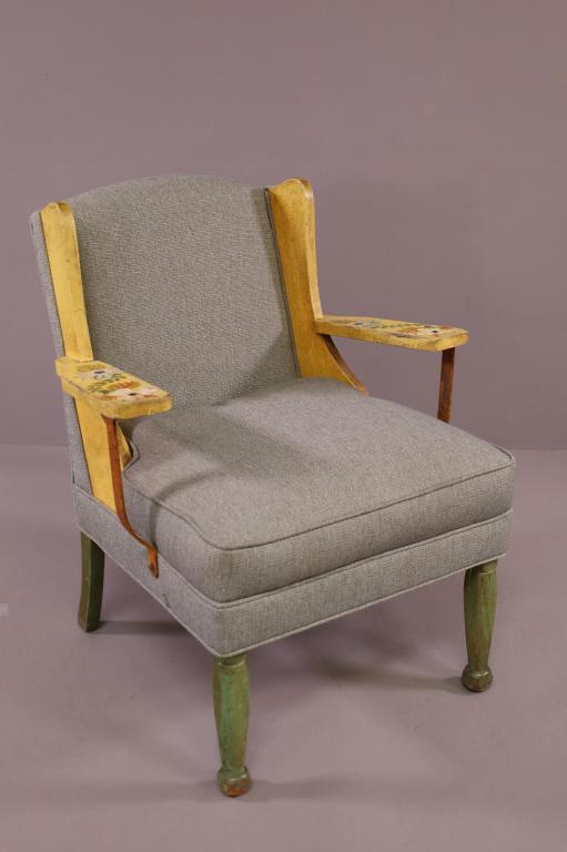 MONTEREY ARMCHAIR (1 of 3)